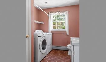 46 North Rd, Jamestown, RI 02835