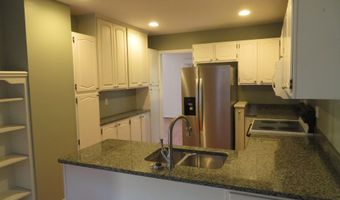 2134 Overlook Ct, Ann Arbor, MI 48103