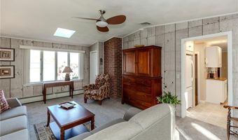 17 Woodview Dr, Cranston, RI 02920