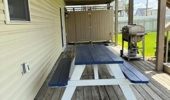 102 W Dobbs St, Atlantic Beach, NC 28512