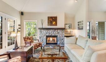3040 NW Clubhouse Dr, Bend, OR 97703
