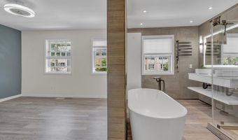 8247 CLIFTON FARM Ct, Alexandria, VA 22306