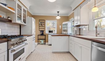1019 Ash St, Alexandria, MN 56308