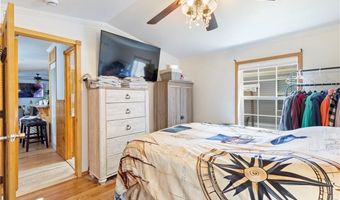 63 East Dr, East Providence, RI 02916
