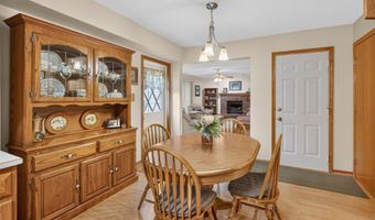 1299 Bentwood Ct, Altoona, IA 50009
