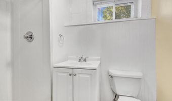 10228 FARNHAM Dr, Bethesda, MD 20814
