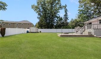 27 Tartaglia St, Johnston, RI 02919