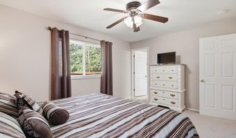893 Oklahoma Ave, Ballwin, MO 63021