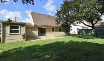 30 Oxford Ln, Aberdeen, NJ 07747