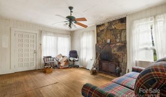 49 Willow Creek Dr, Asheville, NC 28803