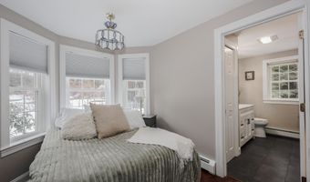 2 Deer Run Cir, Arundel, ME 04046