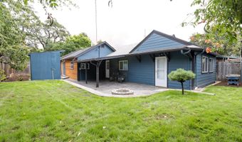 207 N Maple St, Bingen, WA 98605