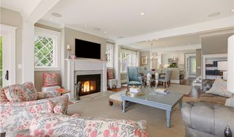 11 Opechee Dr, Barrington, RI 02806