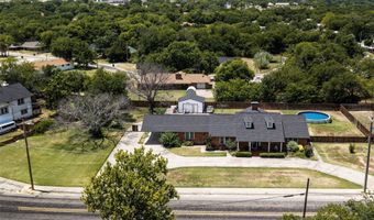 405 N Wickham St, Alvord, TX 76225