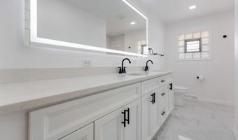 1750 W Woodland Ave, Addison, IL 60101