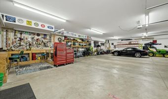 925 N River Rd, Algonquin, IL 60102