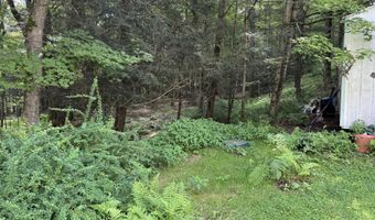 754 Carlton Rd, Tobyhanna, PA 18466