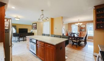 1010 Oakhill Ave, Attleboro, MA 02703