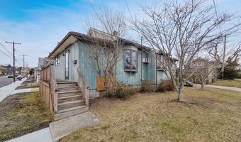54 Slocum St, Acushnet, MA 02743