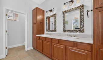 824 ISLEBAY Dr, Apollo Beach, FL 33572