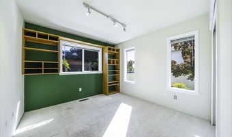 938 Cypress Point Loop, Ashland, OR 97520