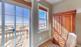 547 FRONT St, Rockaway Beach, OR 97136