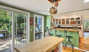 44 Washington Rd, Barrington, RI 02806