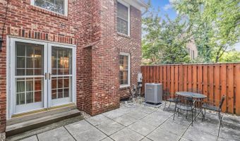 2518 S WALTER REED Dr #A, Arlington, VA 22206