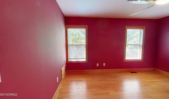 245 Lakeside Dr, Aberdeen, NC 28315