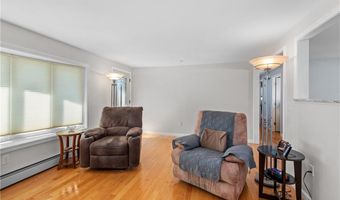 40 Murphy Dr, Cumberland, RI 02864