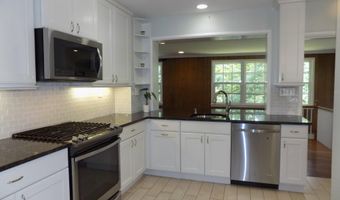 138 S ABINGDON St, Arlington, VA 22204