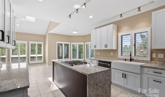 71 Portobello Rd, Arden, NC 28704