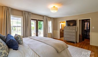 4401 Town And Country Dr, Charlotte, NC 28226