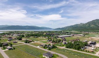 216 COLUMBINE St, Alpine, WY 83128