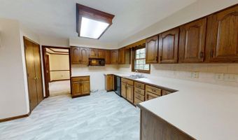 80 Hillcrest Estates Dr, Batesville, IN 47006