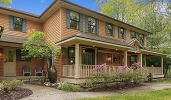326 Greentree Ln NE, Ada, MI 49301