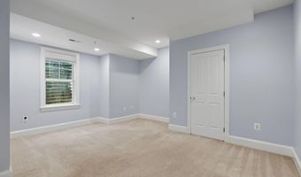 7032 WILSON Ln, Bethesda, MD 20817