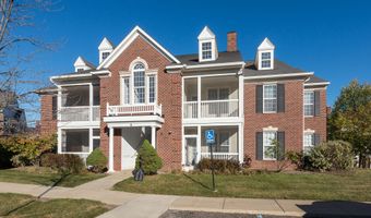 922 W Summerfield Glen Cir, Ann Arbor, MI 48103