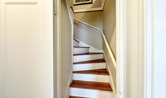 32 Chapin Rd, Barrington, RI 02806