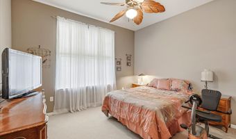 8 Meadowbrook Aly, Barnegat, NJ 08005