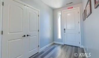 665 S Shelter Cove Dr, Big Water, UT 84741