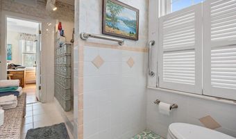 517 BEACH Ave, Atlantic Beach, FL 32233