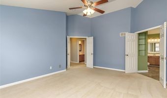 876 Kiefer Trails Dr, Ballwin, MO 63021