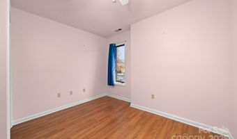 103 Pebble Creek Dr, Asheville, NC 28803