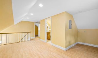 50 Piedmont St, Cranston, RI 02910