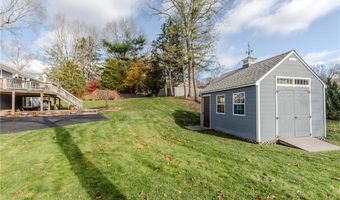 33 Rosewood Ln, Cumberland, RI 02864