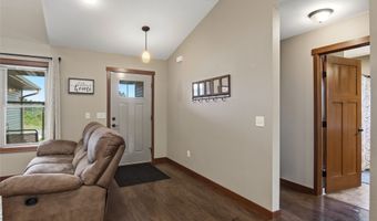 623 Autumn Dr, Altoona, WI 54720