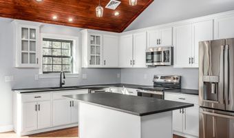 72 MACCAULEY Rd, Albrightsville, PA 18210