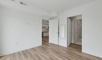 701 N HENRY St 401, Alexandria, VA 22314