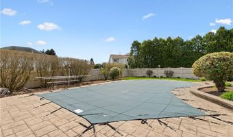 27 Alpine Estates Dr, Cranston, RI 02921
